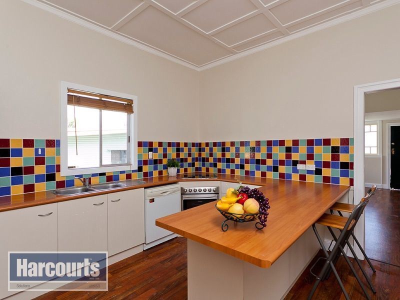 8 Cross Street, Mitchelton QLD 4053