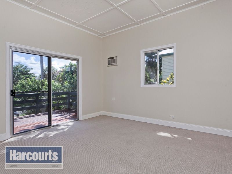 8 Cross Street, Mitchelton QLD 4053