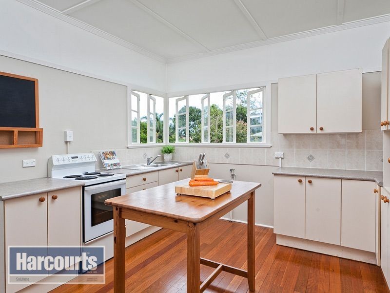 10 Rolleston Street, Keperra QLD 4054