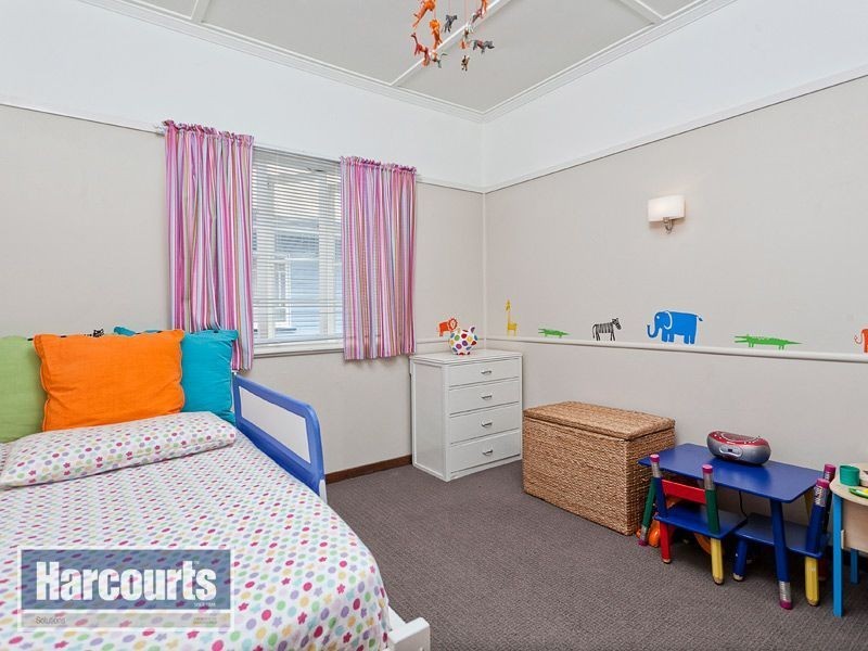 10 Rolleston Street, Keperra QLD 4054