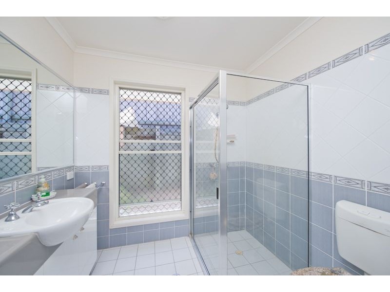 68 Minnelli Place, Mcdowall QLD 4053