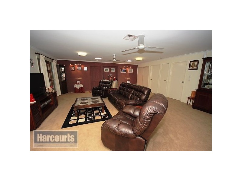 27 Barker Street, Cashmere QLD 4500