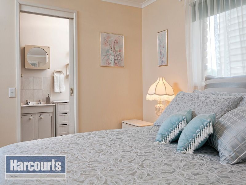 9 Dena Street, Ferny Hills QLD 4055