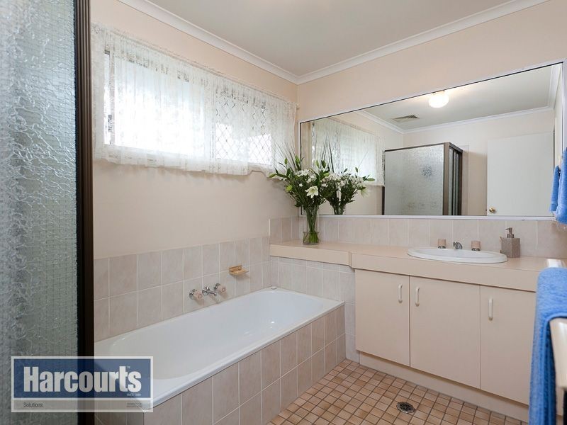 9 Dena Street, Ferny Hills QLD 4055