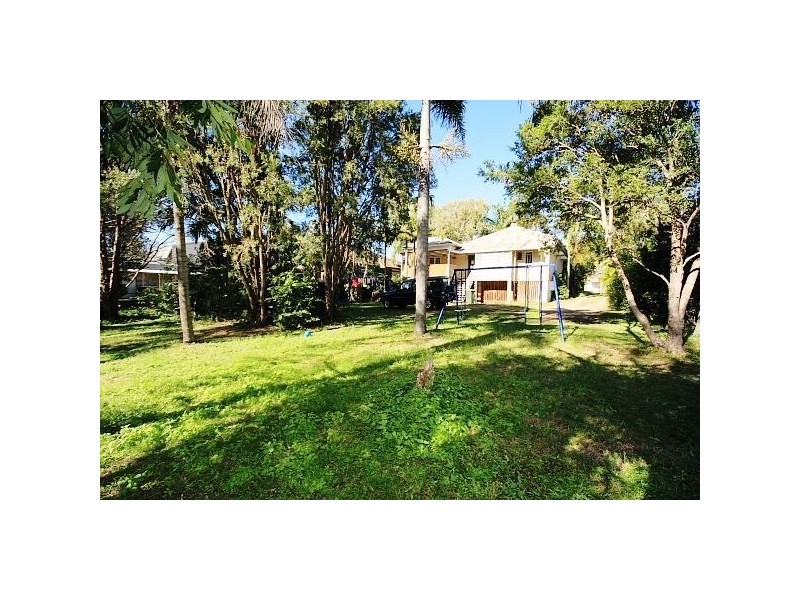 253 South Pine Road, Enoggera QLD 4051