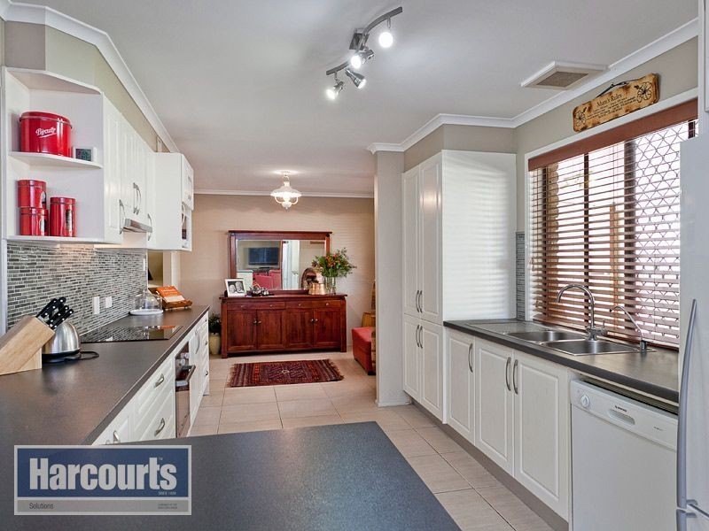 30 Bel-Air Court, Ferny Hills QLD 4055