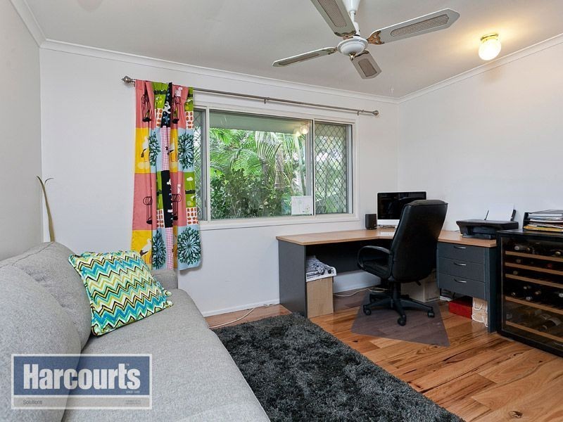 21 Leckmy Street, Ferny Grove QLD 4055