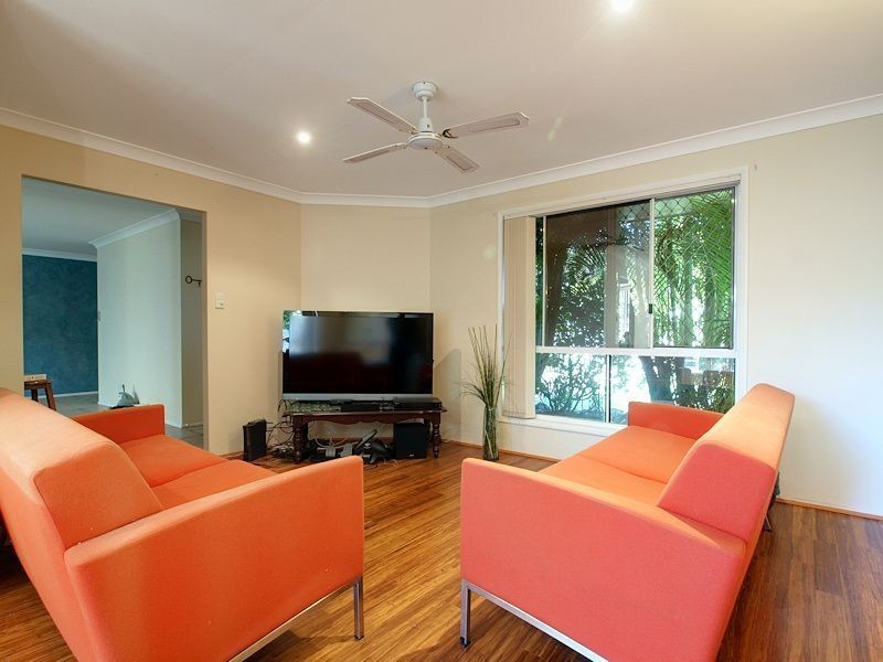 1 Dallas Court, Arana Hills QLD 4054