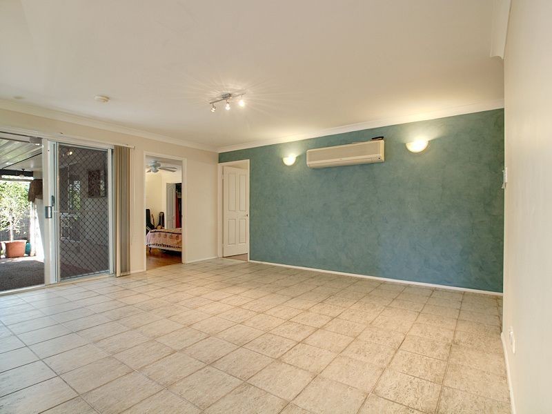 1 Dallas Court, Arana Hills QLD 4054