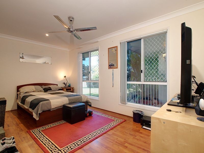 1 Dallas Court, Arana Hills QLD 4054