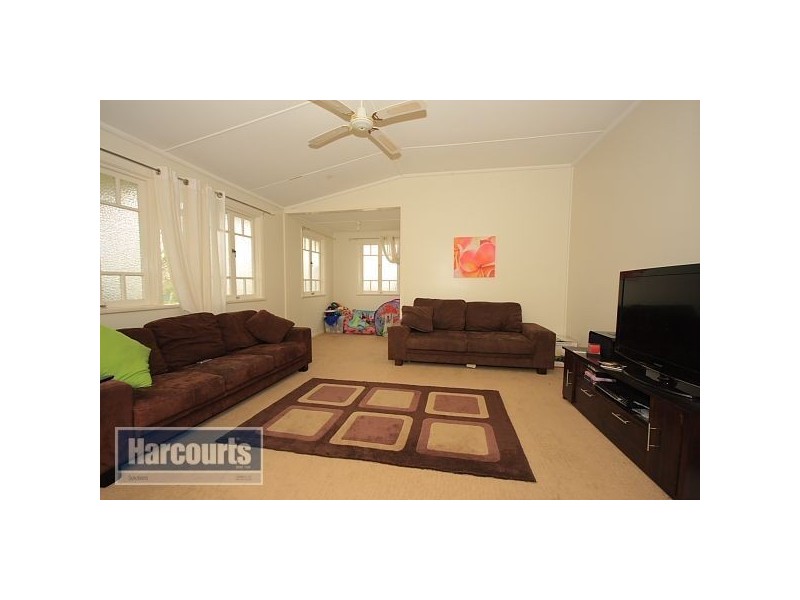 76 Pascoe Street, Mitchelton QLD 4053