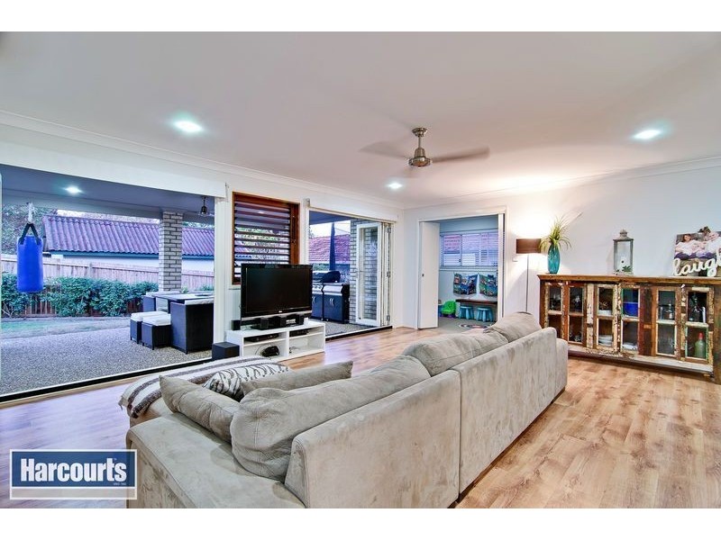 8 Hegarty Street, Mitchelton QLD 4053