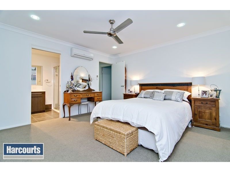 8 Hegarty Street, Mitchelton QLD 4053