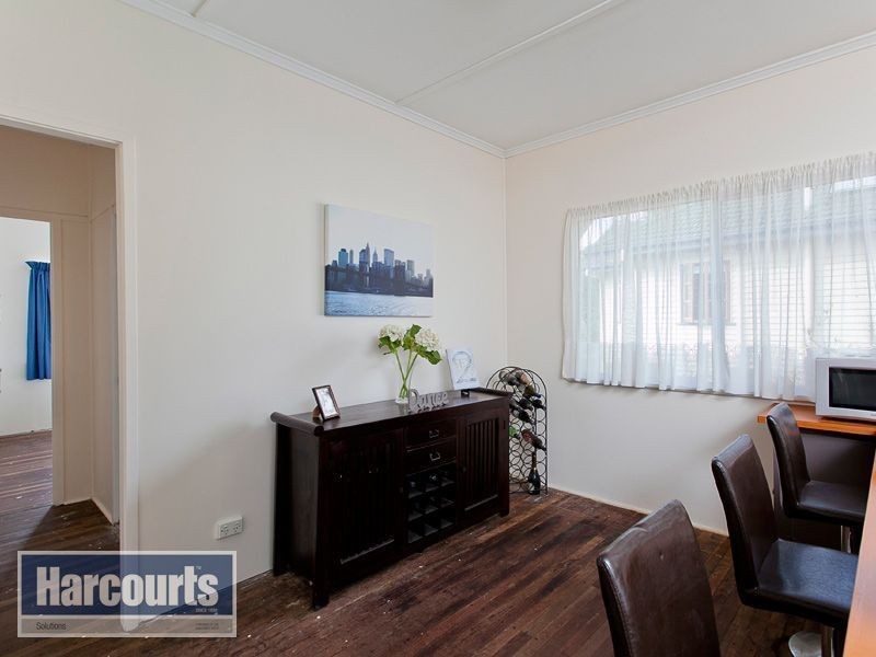 77 Doorey Street, Keperra QLD 4054