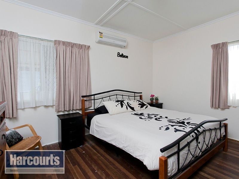 77 Doorey Street, Keperra QLD 4054