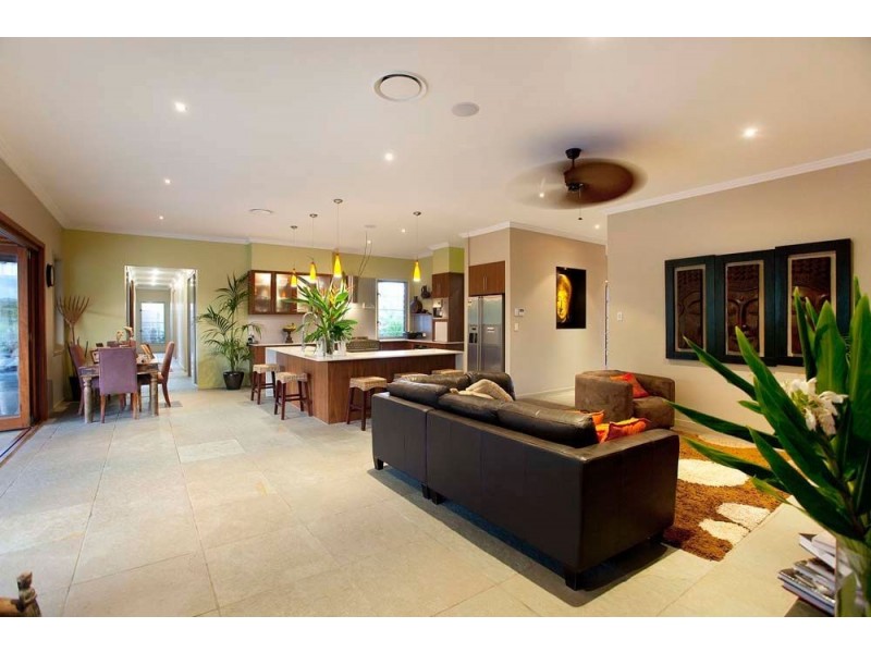 7 Oak River Road, Draper QLD 4520