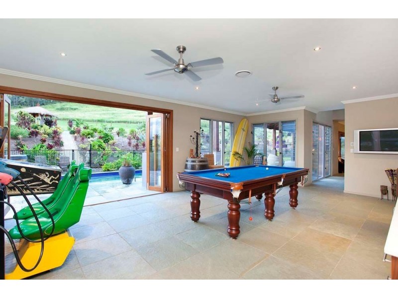 7 Oak River Road, Draper QLD 4520