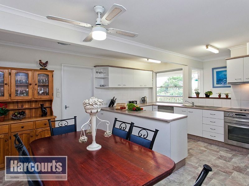 19 Dorkay Street, Stafford Heights QLD 4053