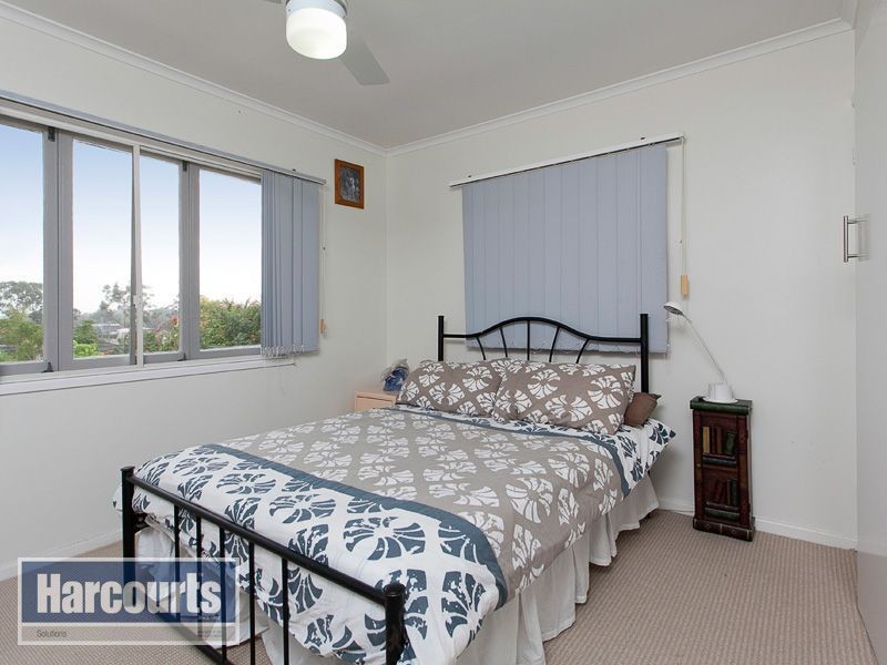 19 Dorkay Street, Stafford Heights QLD 4053