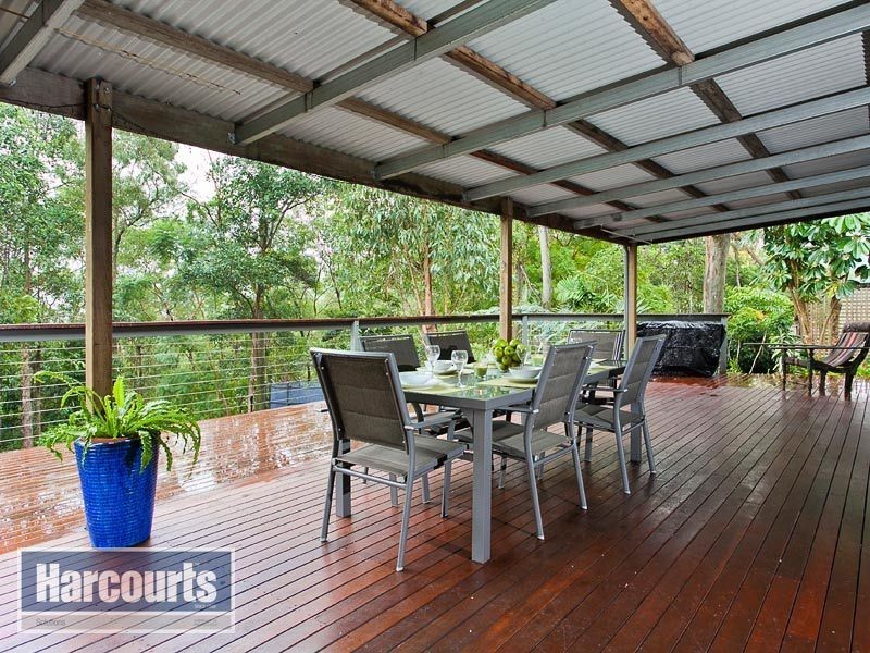 9 Barber Road, Ferny Hills QLD 4055