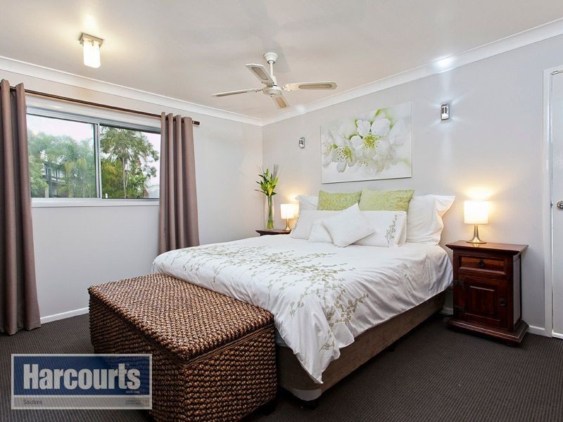9 Barber Road, Ferny Hills QLD 4055