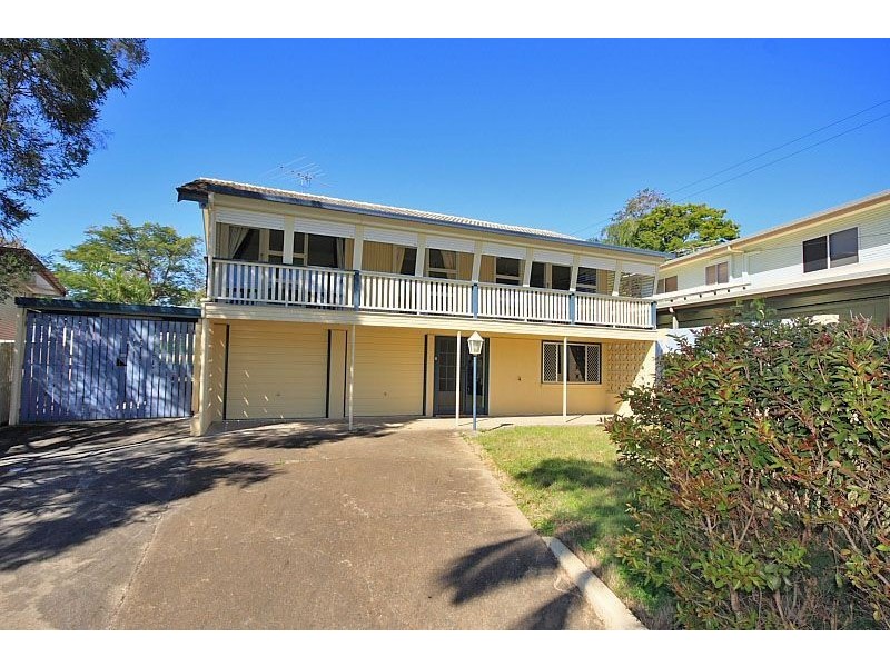 11 Loombah Crescent, Ferny Hills QLD 4055