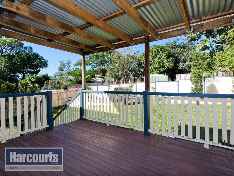 11 Loombah Crescent, Ferny Hills QLD 4055