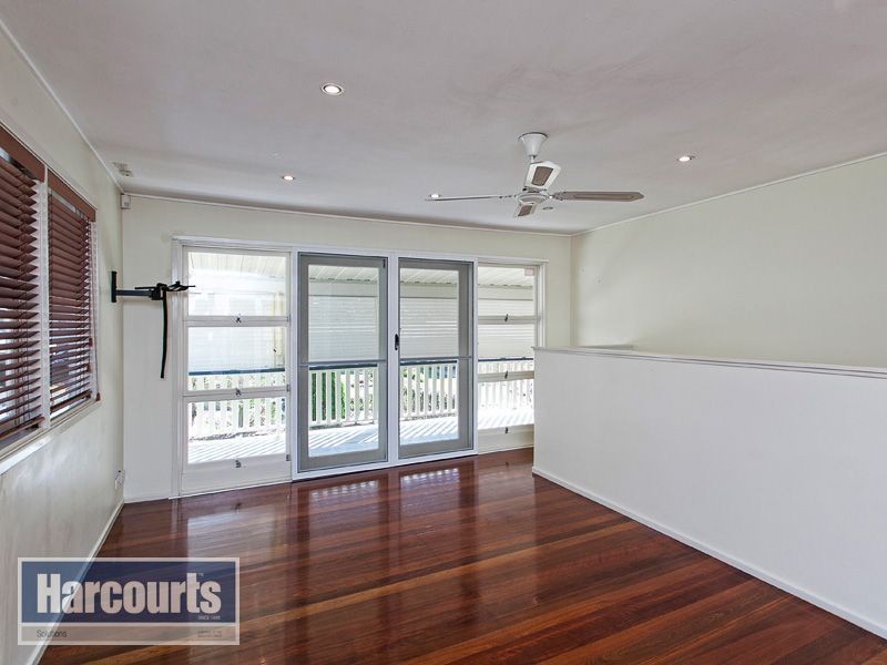 11 Loombah Crescent, Ferny Hills QLD 4055