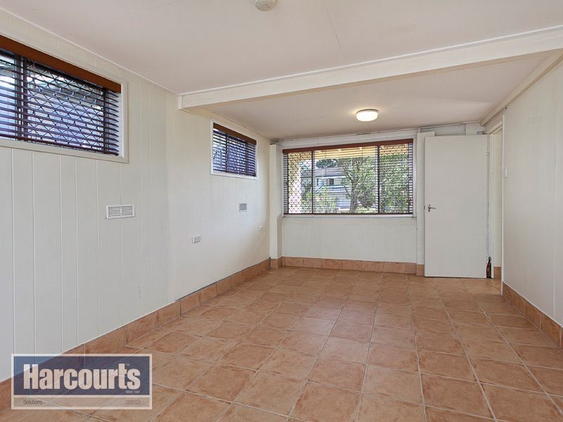 11 Loombah Crescent, Ferny Hills QLD 4055