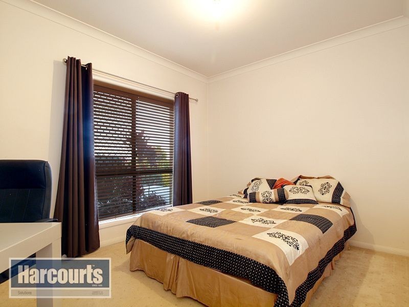 18 Yarraman Street, Arana Hills QLD 4054