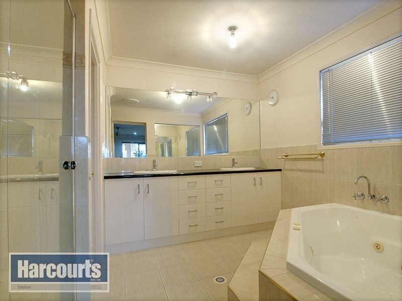 18 Yarraman Street, Arana Hills QLD 4054