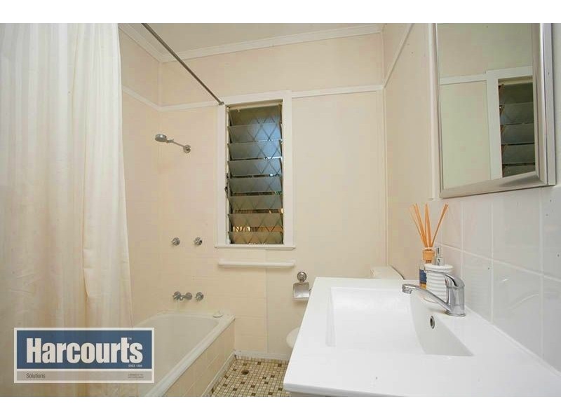 20 Barber Street, Keperra QLD 4054