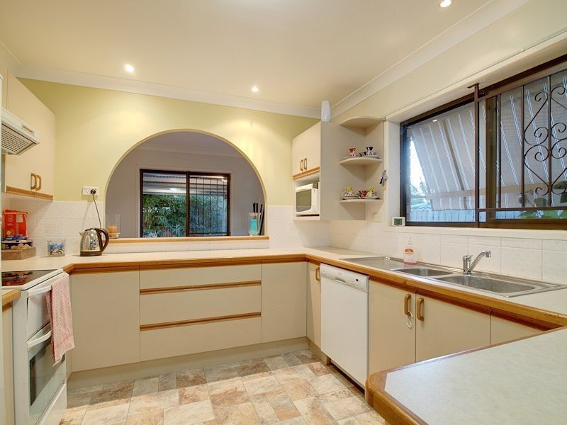 18 Tanrego Street, Ferny Grove QLD 4055