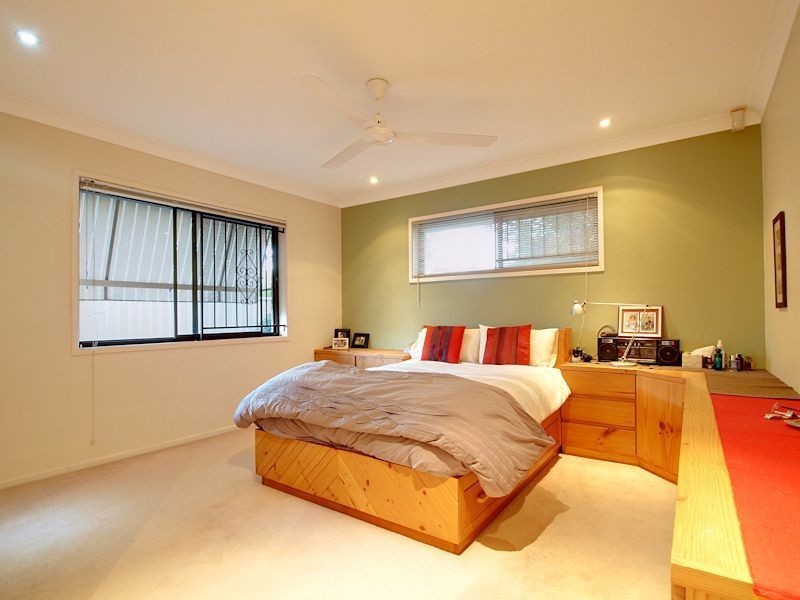 18 Tanrego Street, Ferny Grove QLD 4055