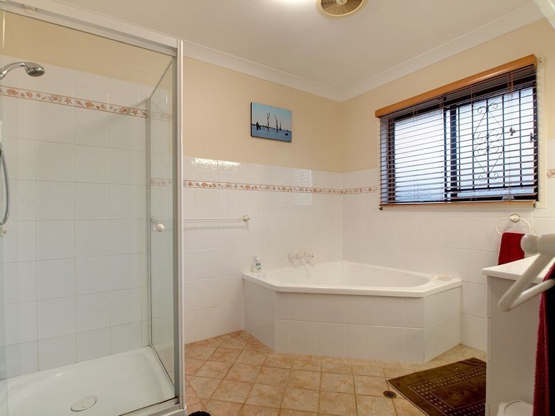 18 Tanrego Street, Ferny Grove QLD 4055