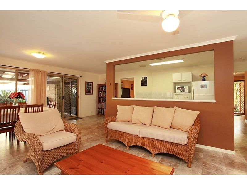 6 Monash Place, Ferny Grove QLD 4055