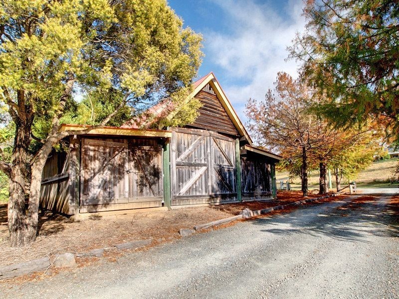 8 Greenwood Crescent, Samford Valley QLD 4520