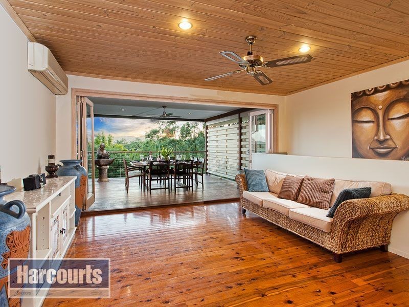 35 Barber Road, Ferny Hills QLD 4055