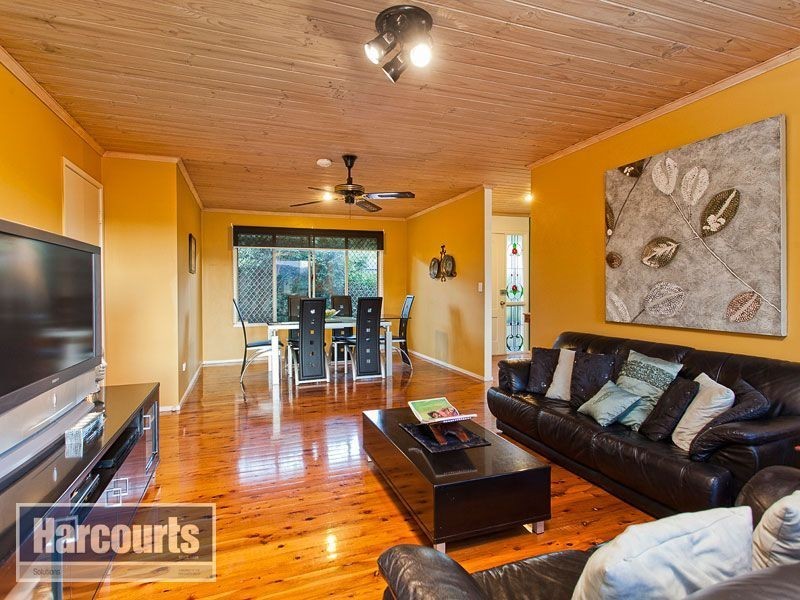 35 Barber Road, Ferny Hills QLD 4055