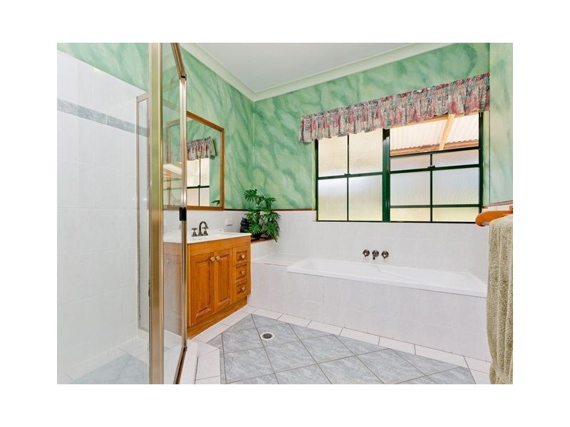 28 Greenwood Crescent, Samford Valley QLD 4520