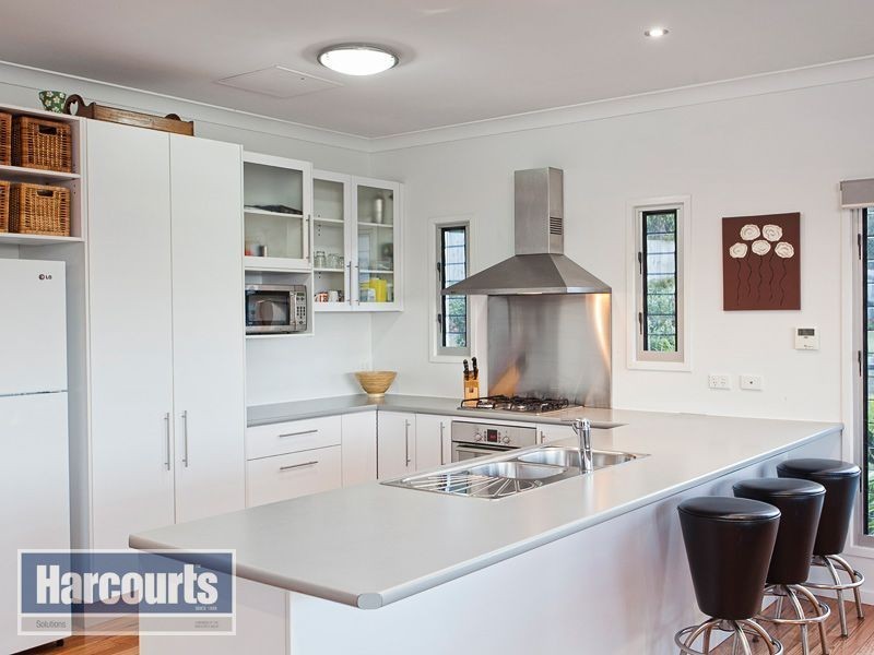 37 Valley Place, Upper Kedron QLD 4055