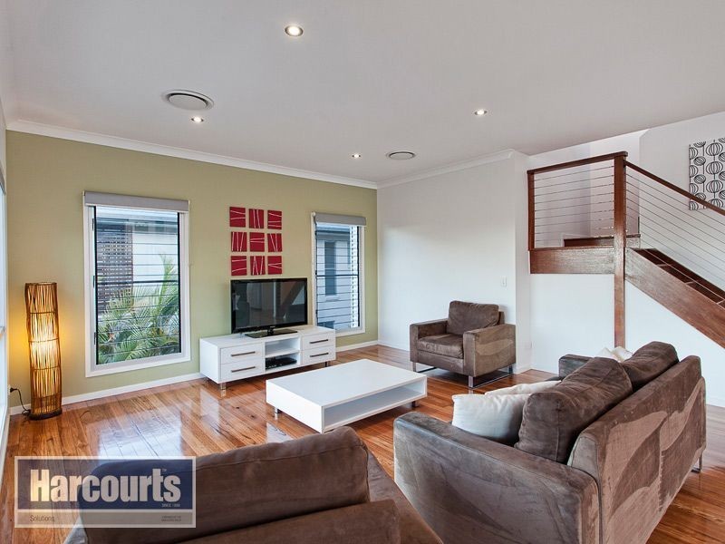 37 Valley Place, Upper Kedron QLD 4055