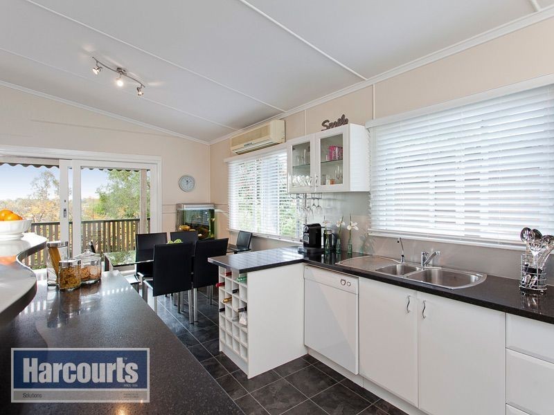 50 Kumbari Crescent, Mitchelton QLD 4053