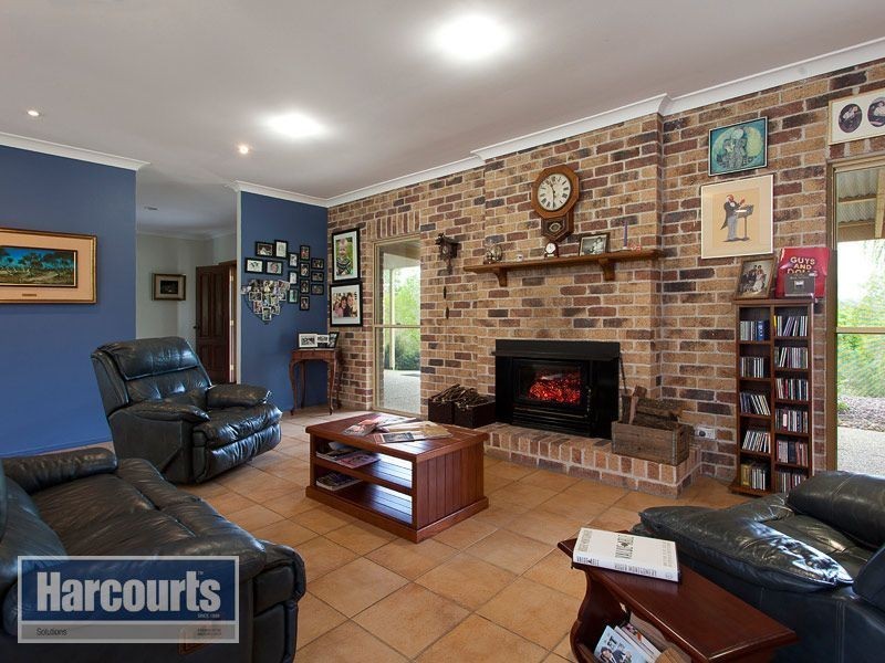 11 Eastwood Place, Samford Valley QLD 4520