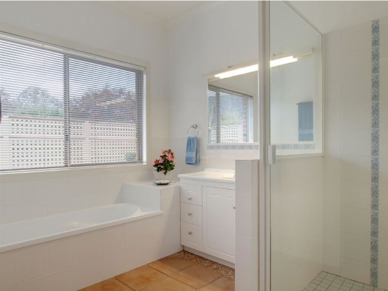 11 Eastwood Place, Samford Valley QLD 4520