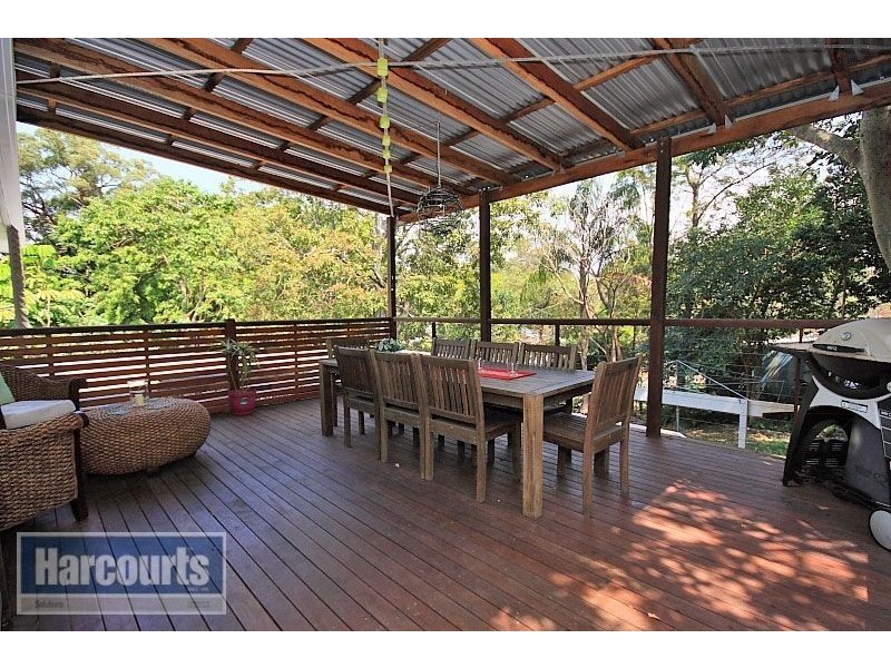 14 Leslie Street, Arana Hills QLD 4054