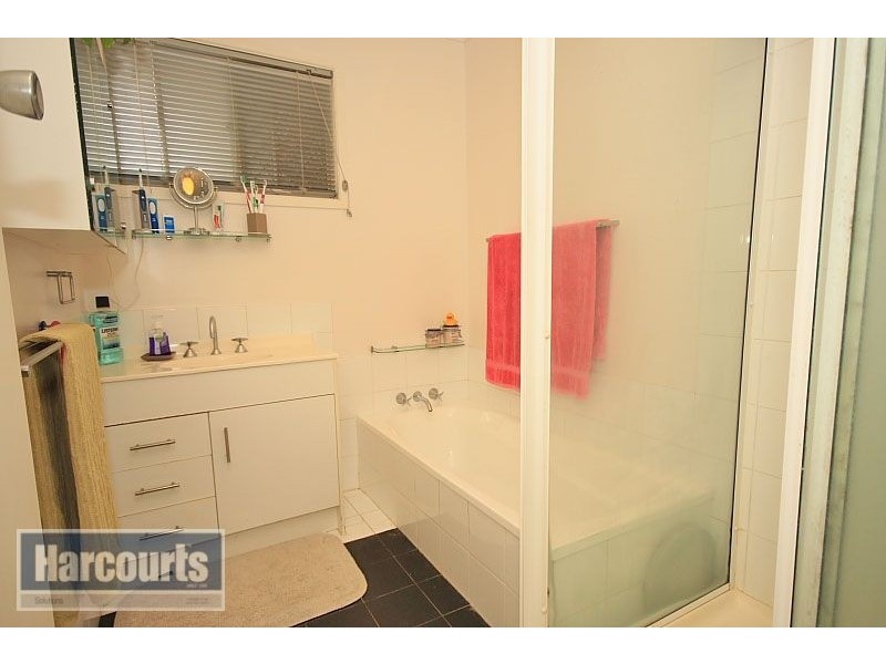 14 Leslie Street, Arana Hills QLD 4054