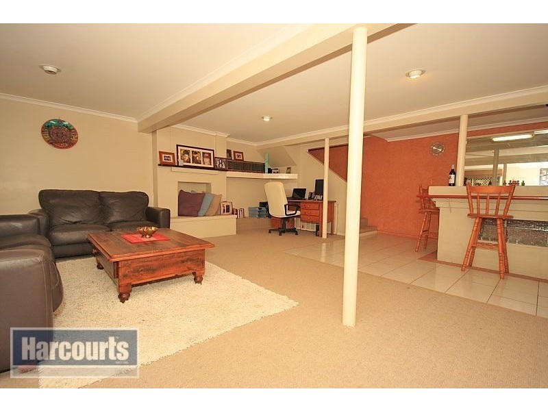 14 Leslie Street, Arana Hills QLD 4054