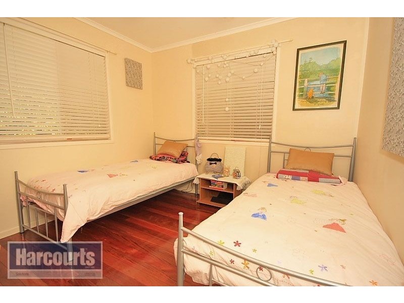 14 Leslie Street, Arana Hills QLD 4054