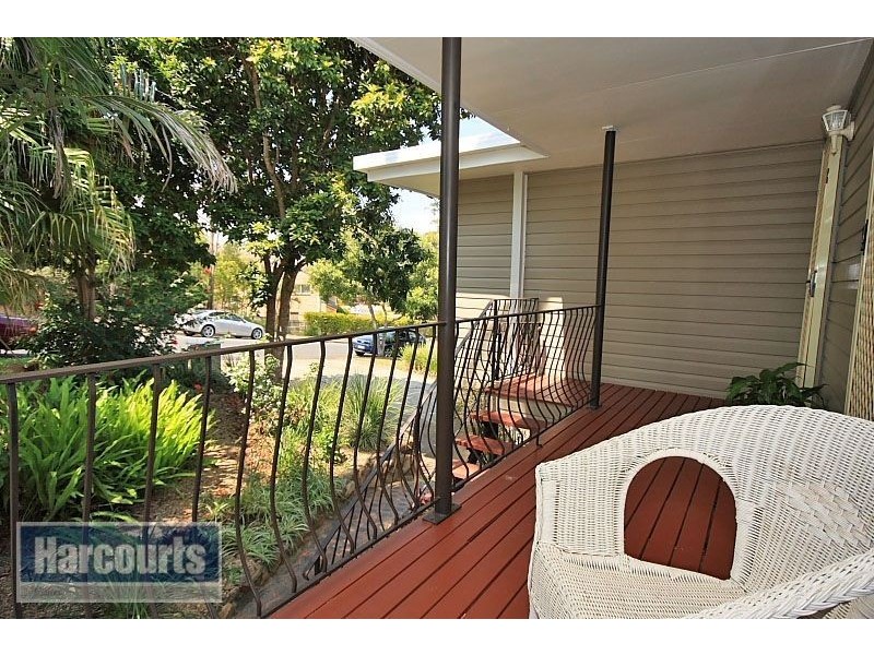 14 Leslie Street, Arana Hills QLD 4054